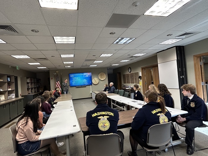 Representative Rick Larsen with Mount Baker ASB and FFA students